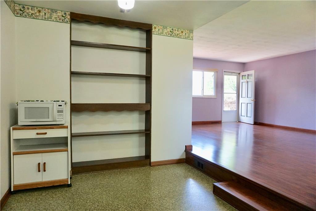 609 Hopkins Road Indianapolis, IN 46229 - Photo 5 of 32