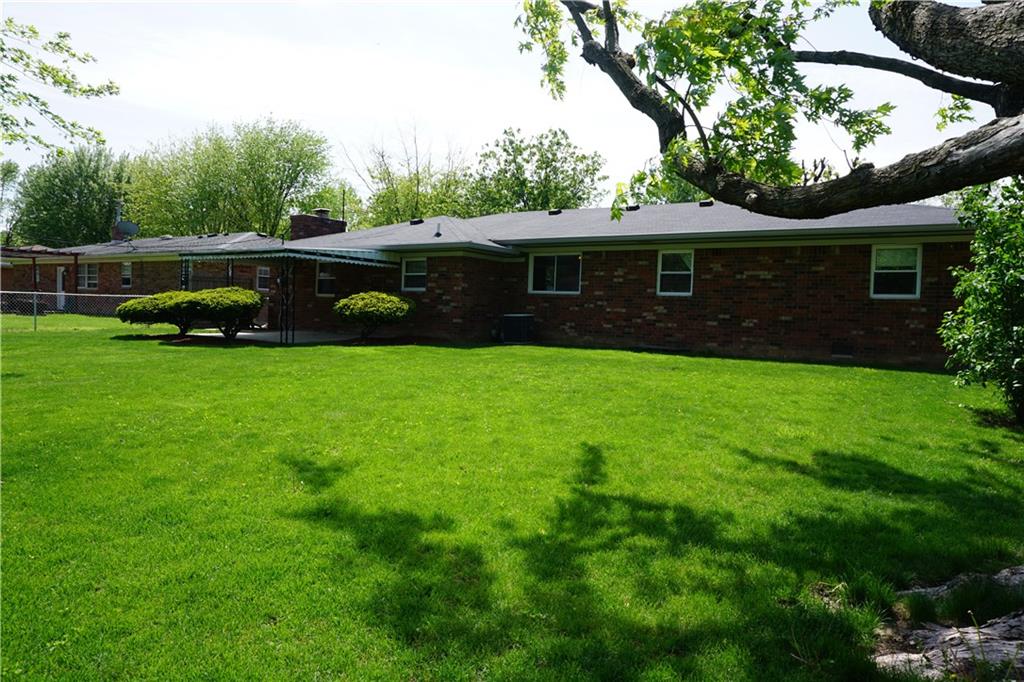 609 Hopkins Road Indianapolis, IN 46229 - Photo 6 of 32