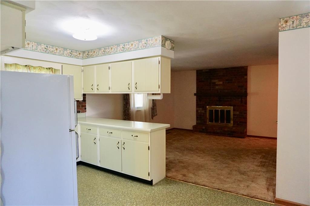 609 Hopkins Road Indianapolis, IN 46229 - Photo 10 of 32
