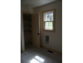 273 Kistner Road Kingsport, TN 37664 - Photo 9 of 15 Bathroom Picture 2