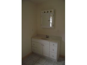 273 Kistner Road Kingsport, TN 37664 - Photo 10 of 15 Bathroom Picture 3