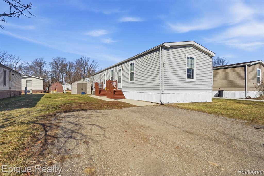 16031 Beech Daly Road Taylor, MI 48180 - Photo 1 of 21