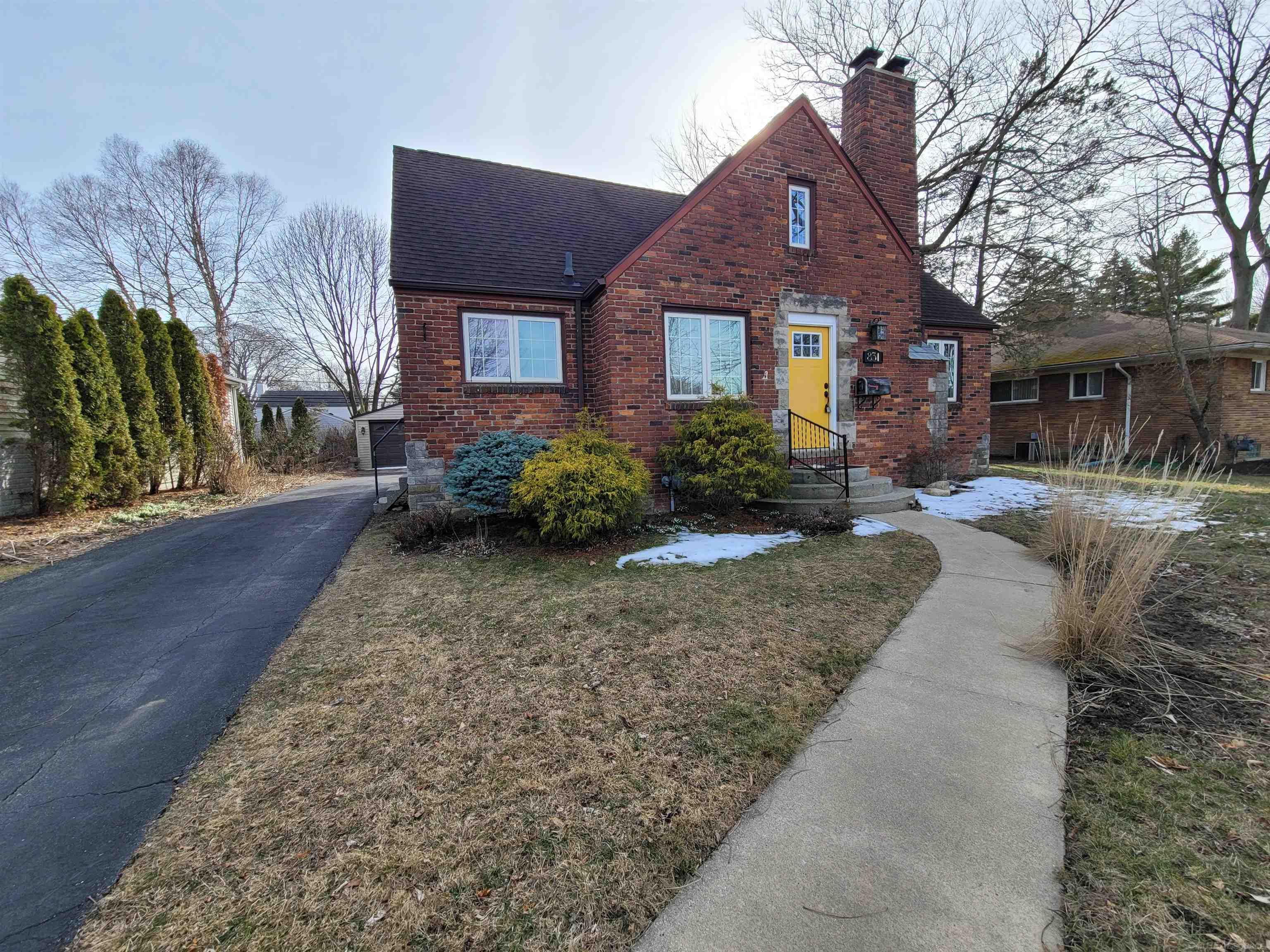 831 Roslyn Road Grosse Pointe, MI 48236 - Photo 1 of 46 50137552.JPG