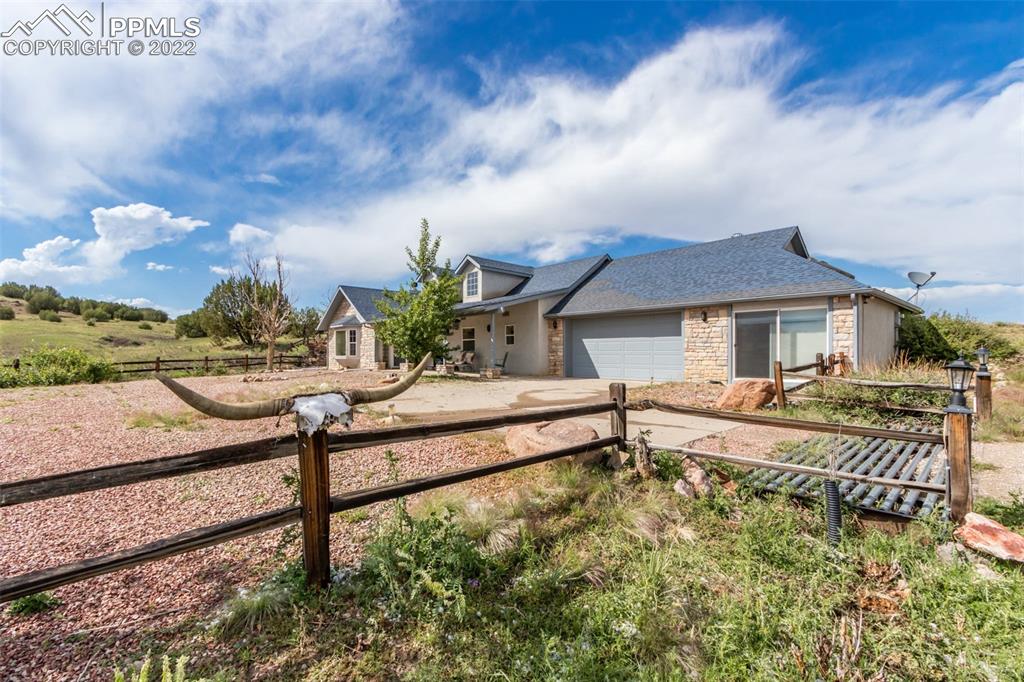 6670 Zercher Road Beulah, CO 81023 - Photo 6 of 41 a view of a house with backyard and sitting area