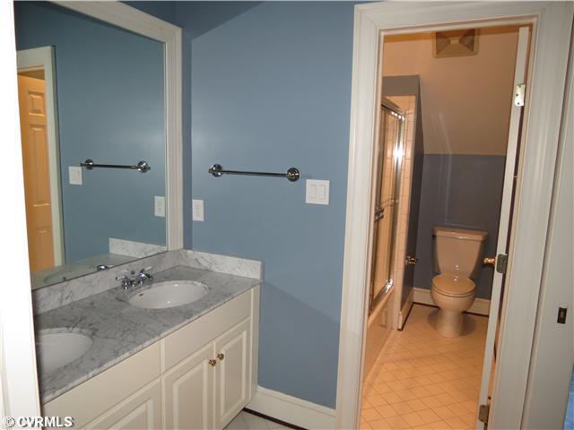 3548 Salles Ridge Court Midlothian, VA 23113 - Photo 19 of 21 Bathroom - Jack and Jill Bath between bedrooms 2 and 3