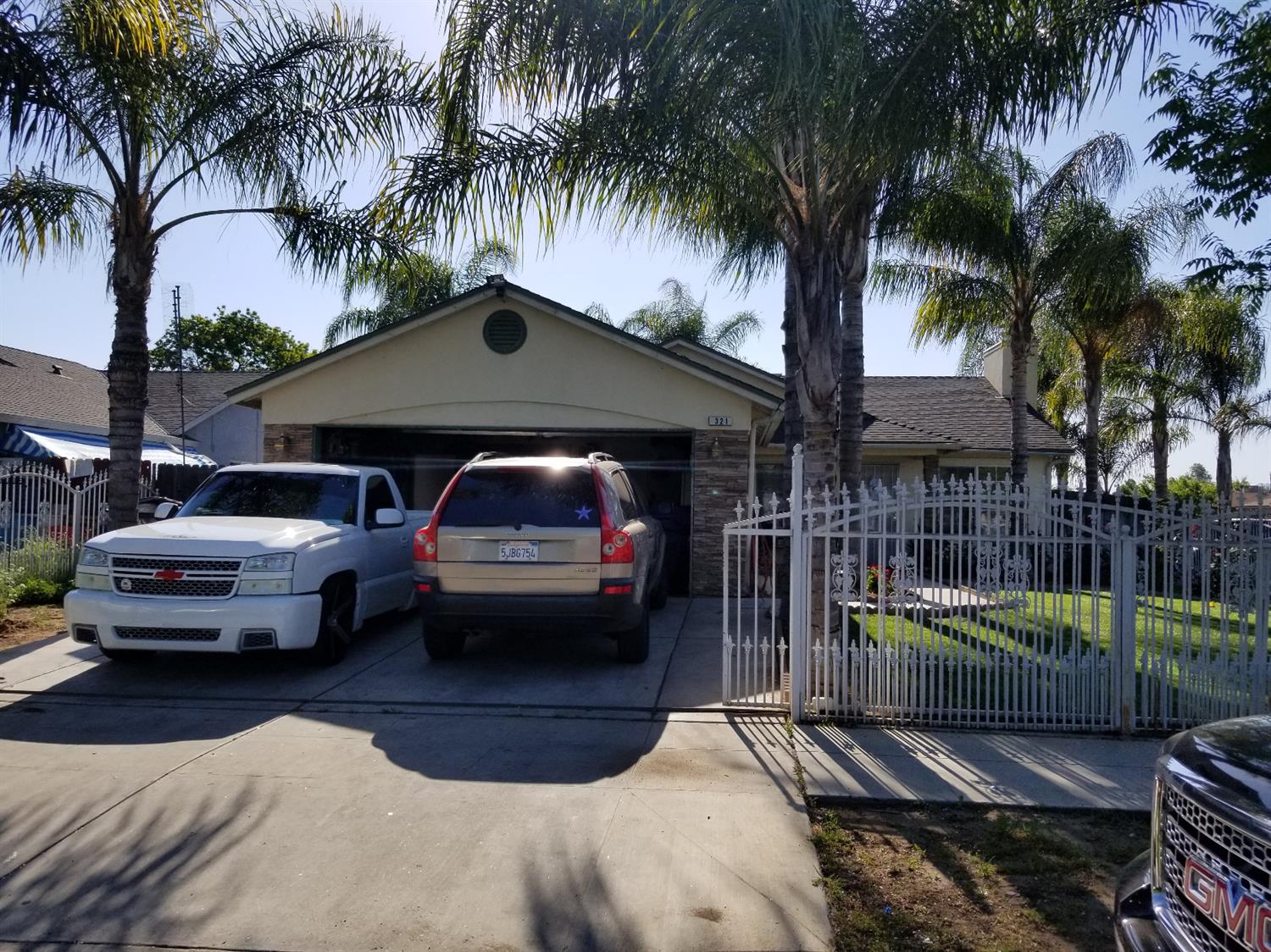 321 North Cedar Avenue Reedley, CA 93654 - Photo 2 of 37 Gallery Image 2