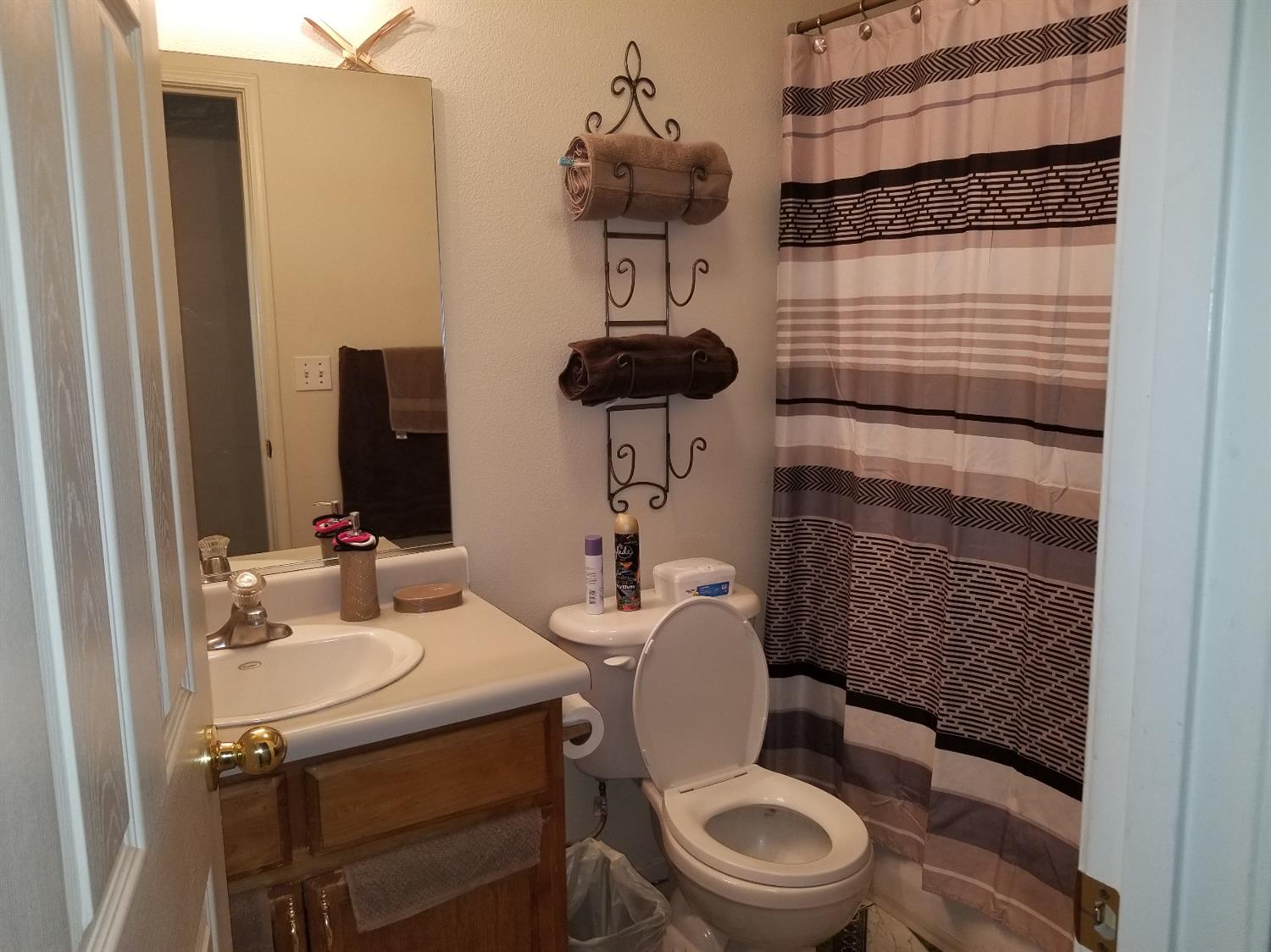 321 North Cedar Avenue Reedley, CA 93654 - Photo 13 of 37 Gallery Image 13