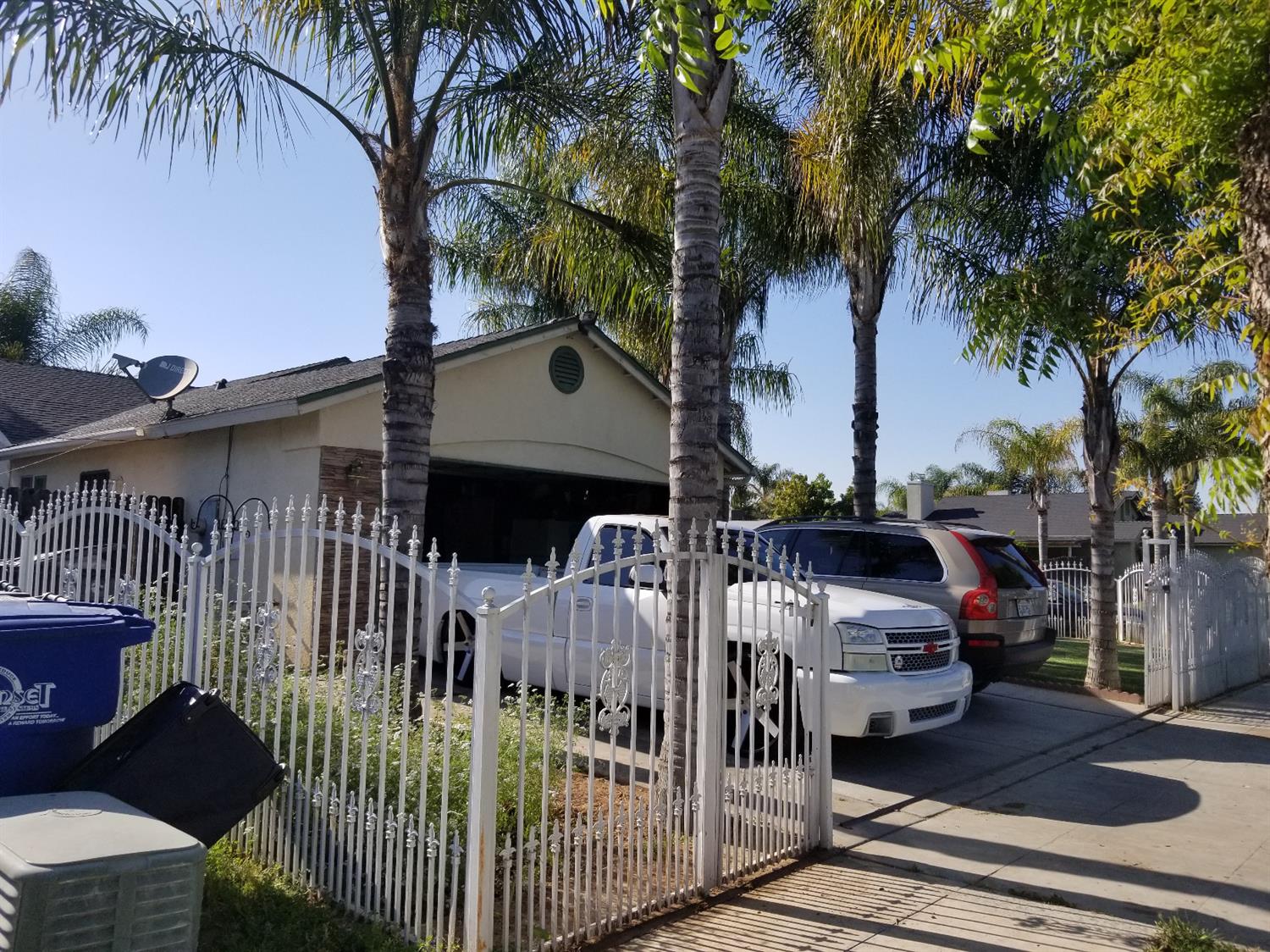 321 North Cedar Avenue Reedley, CA 93654 - Photo 3 of 37 Gallery Image 3