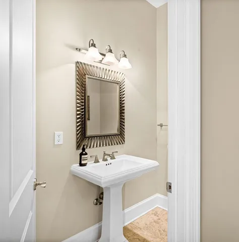 $1,595,900 | 560 Marshall Street, Duluth, MN 55803