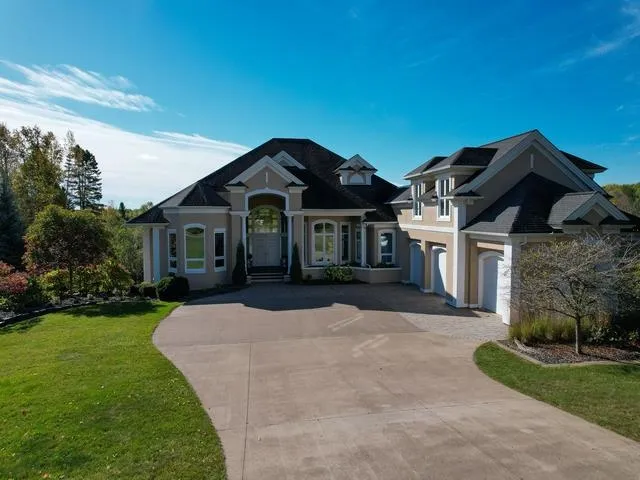 $1,595,900 | 560 Marshall Street, Duluth, MN 55803