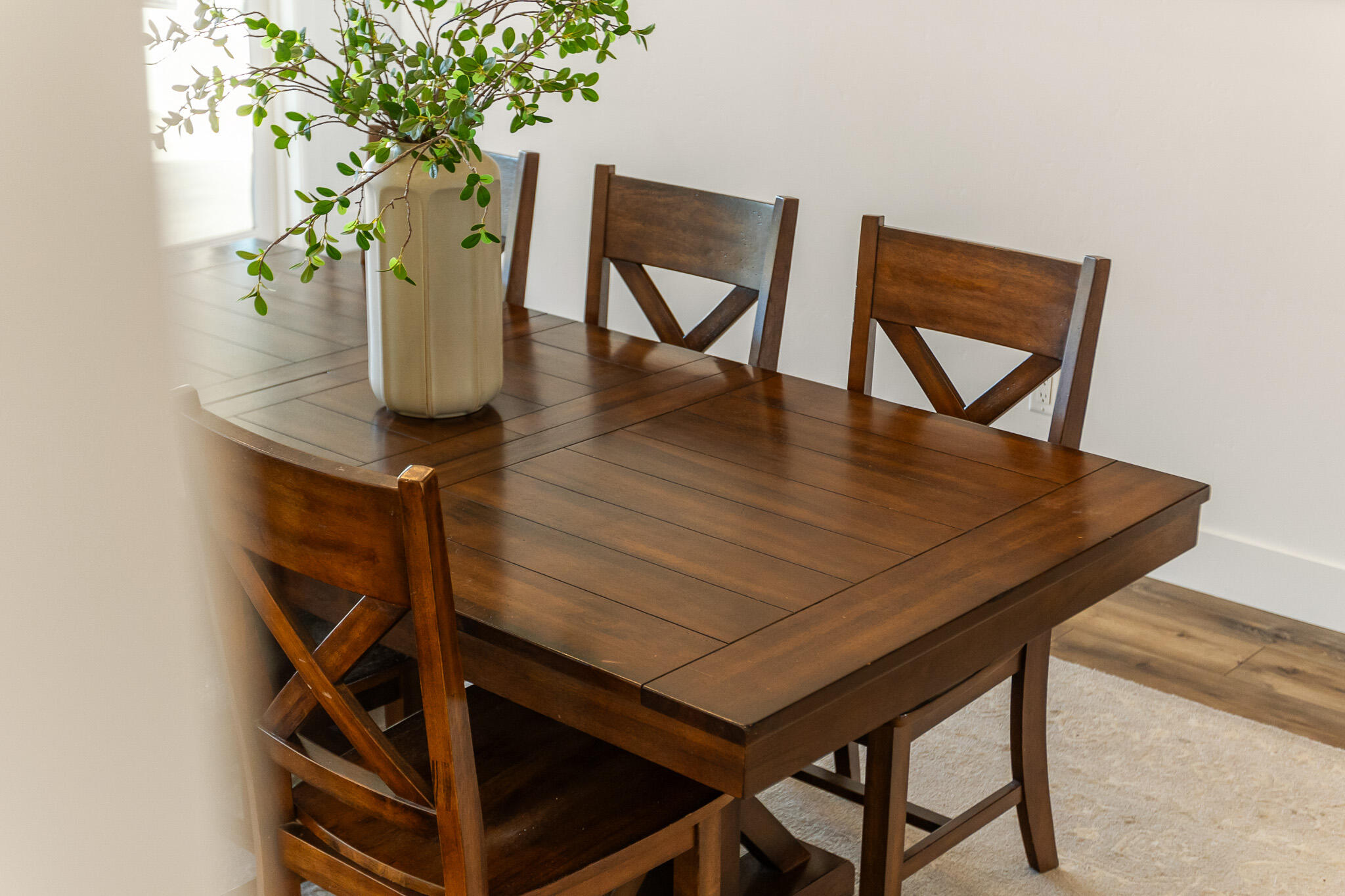 131 North Anderson Road, Unit B Exeter, CA 93221 - Photo 19 of 86 19 Dining Table