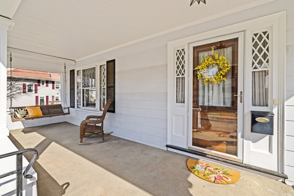 14 Peabody Road Stoneham, MA 02180 - Photo 4 of 42