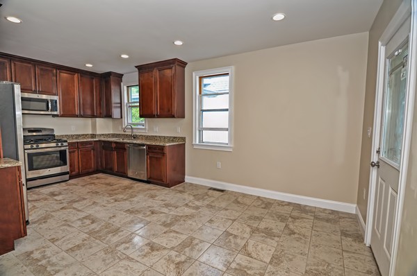 12 Banks Road Swampscott, MA 01907 - Photo 8 of 30 Gallery Image 8