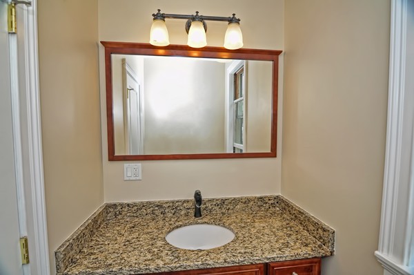 12 Banks Road Swampscott, MA 01907 - Photo 9 of 30 Gallery Image 9