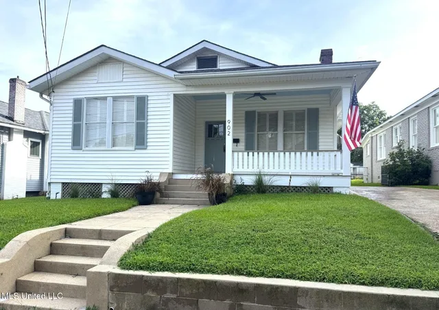 $349,500 | 902 Washington Street, Natchez, MS 39120