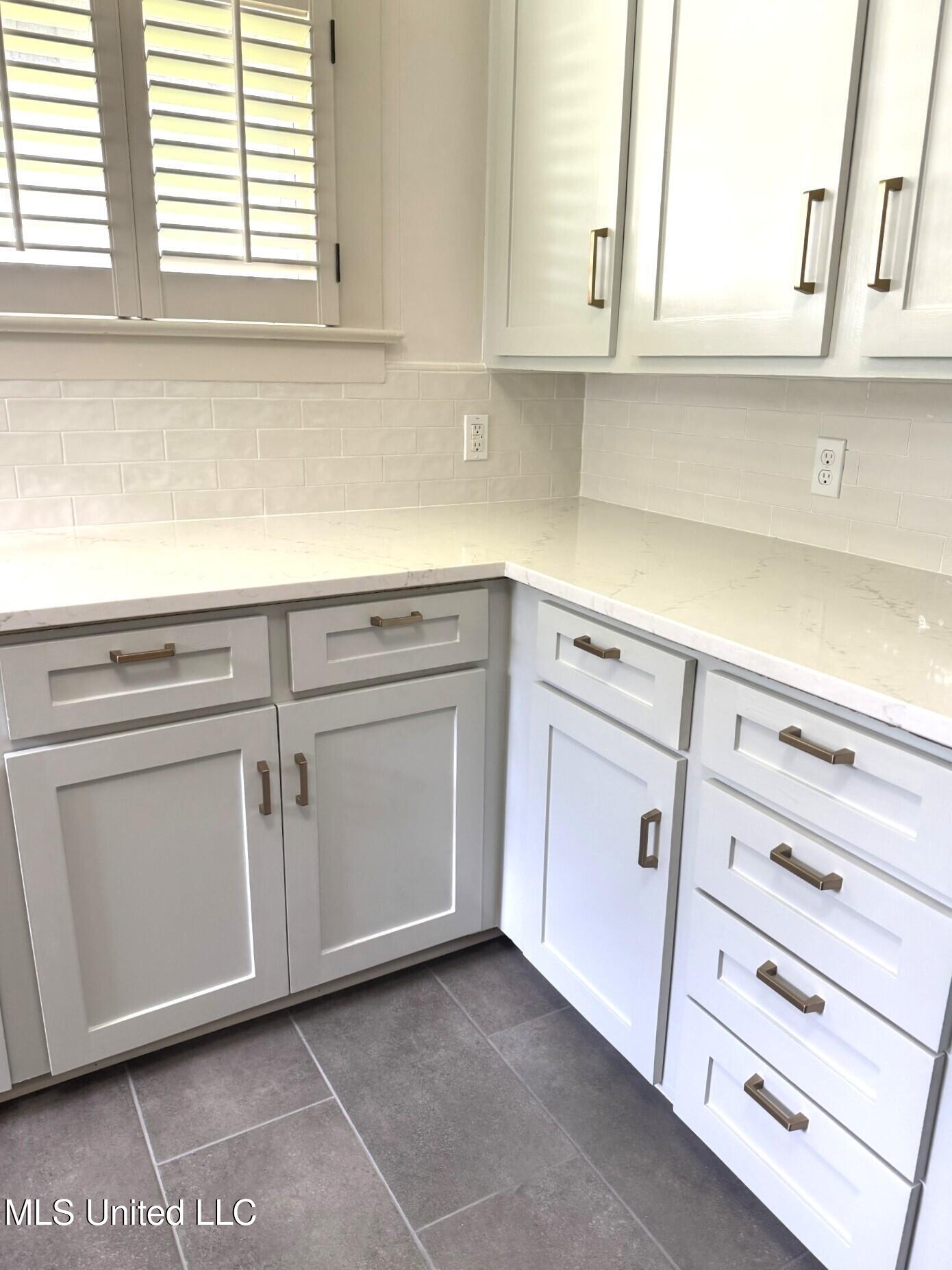 902 Washington Street Natchez, MS 39120 - Photo 11 of 43 thumbnail_IMG_1842.jpg 902 27