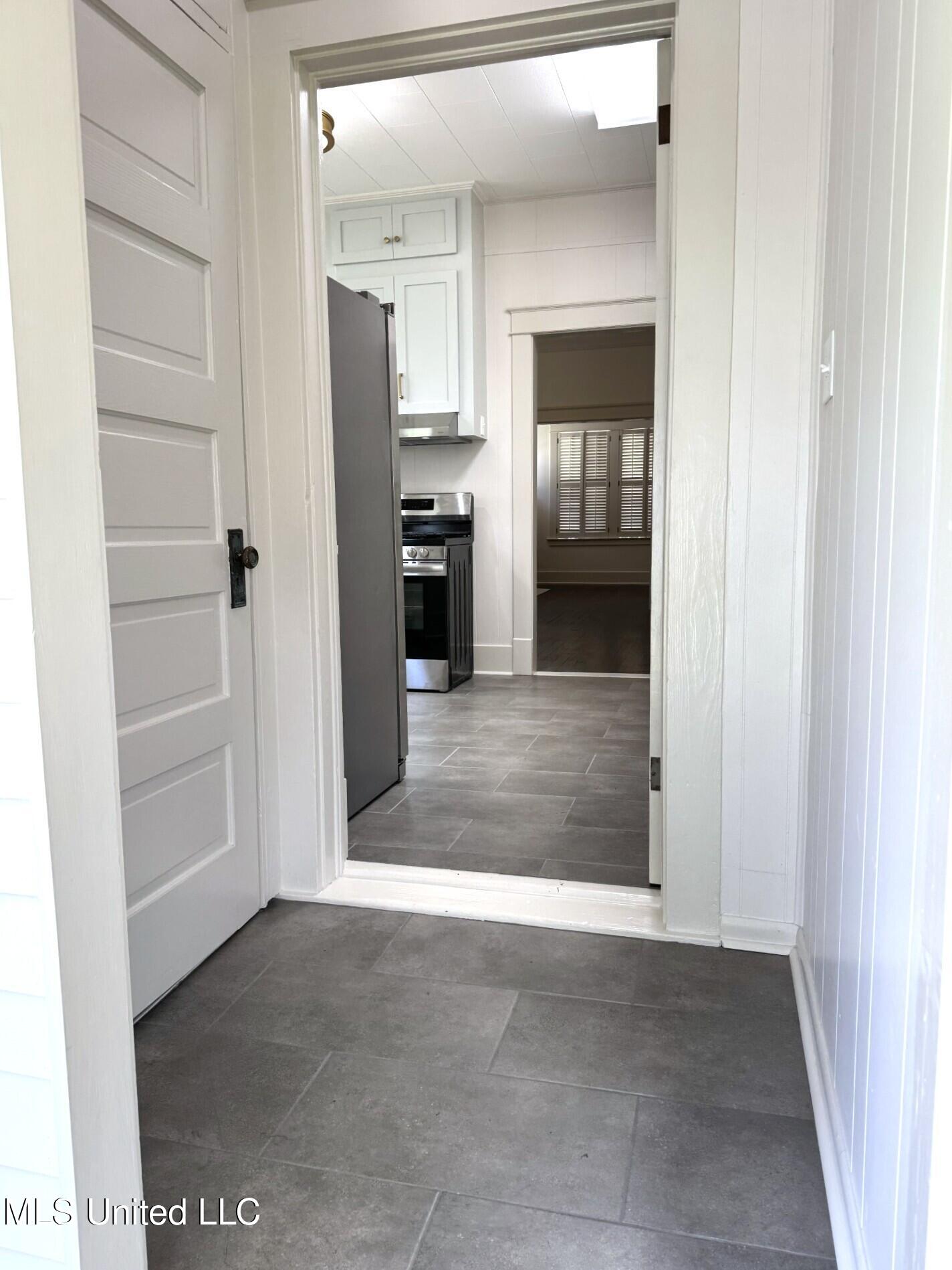 902 Washington Street Natchez, MS 39120 - Photo 14 of 43 thumbnail_IMG_1835.jpg 902 11