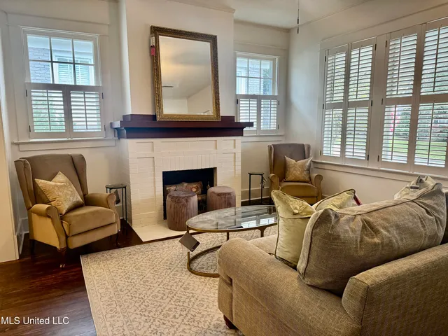 $349,500 | 902 Washington Street, Natchez, MS 39120