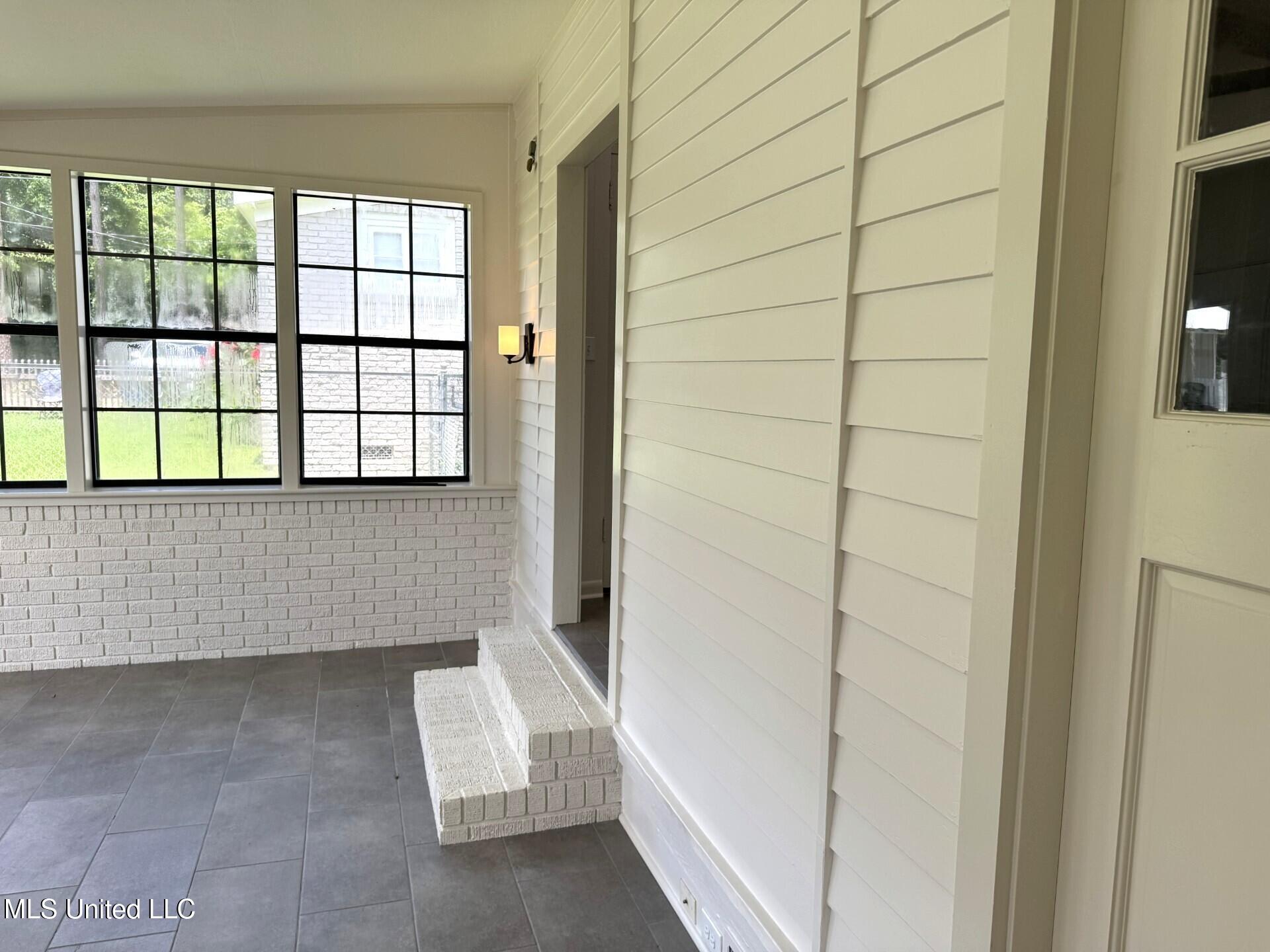 902 Washington Street Natchez, MS 39120 - Photo 38 of 43 thumbnail_IMG_1839.jpg 902 30