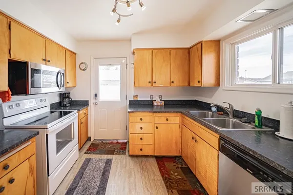 $2,900 | 976 Canyon Avenue, Idaho Falls, ID 83402