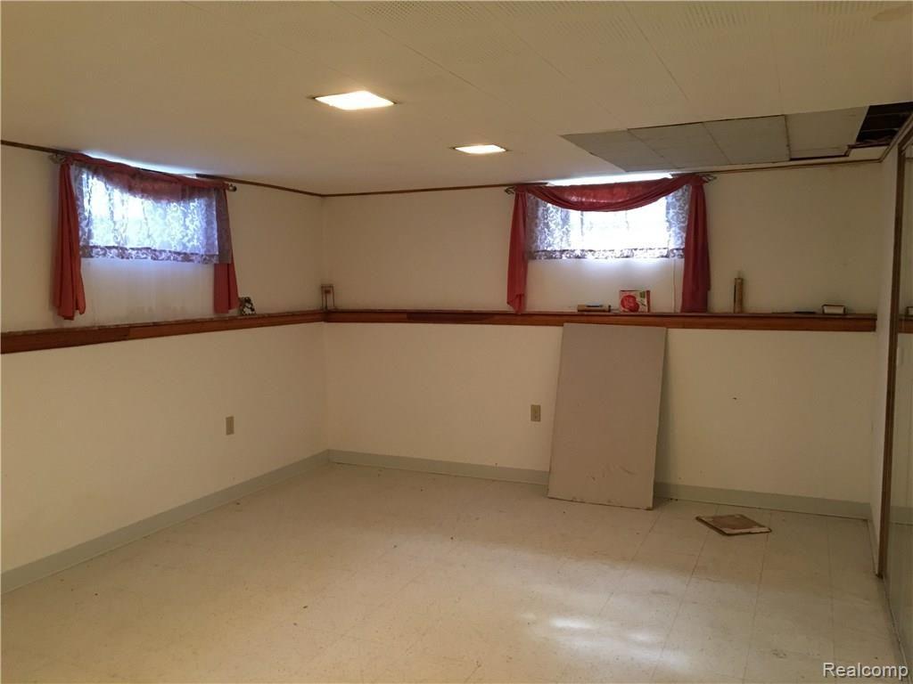 13111 Rosedale Street Southgate, MI 48195 - Photo 14 of 30 2016-08-02 17.21