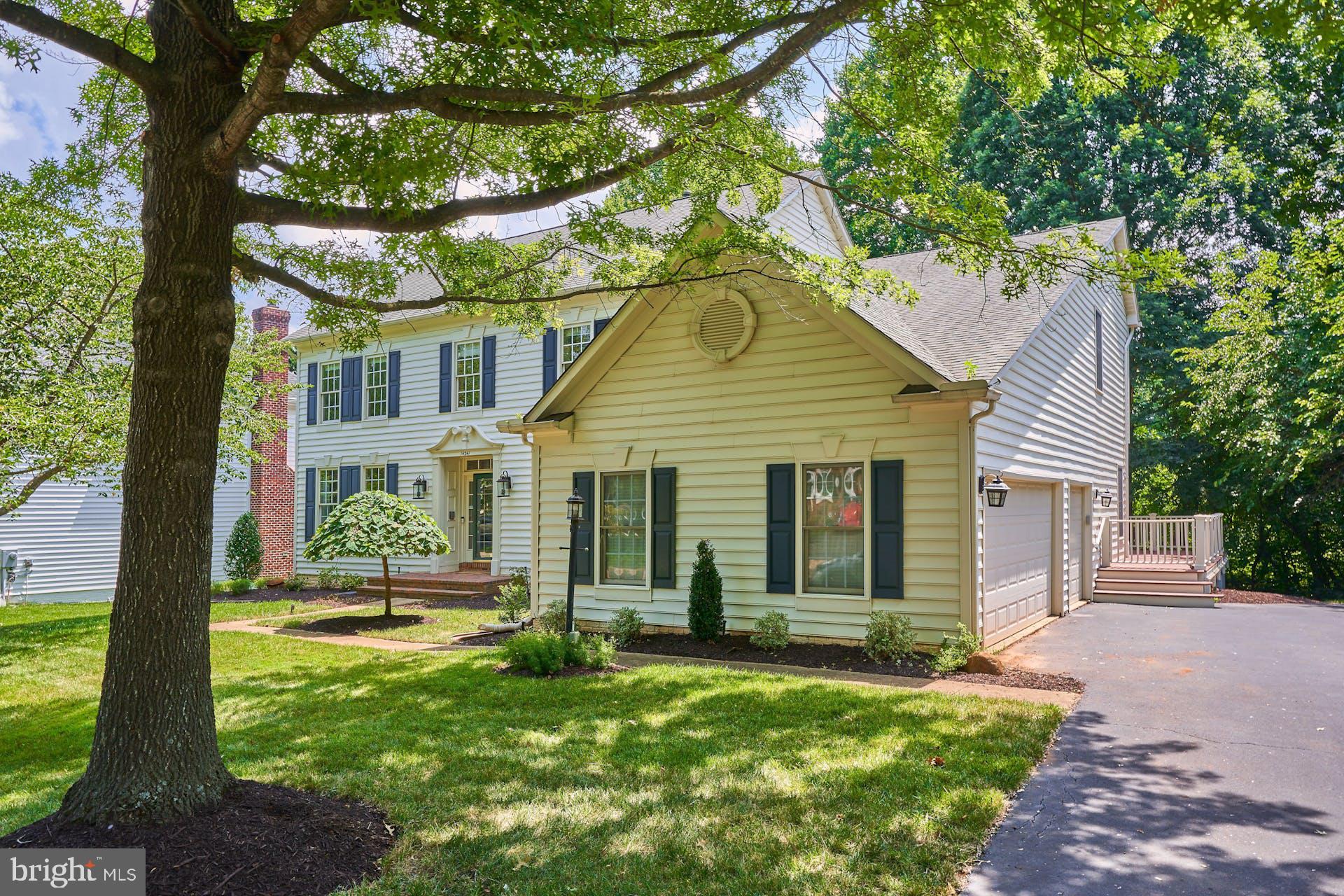 14241 Clubhouse Road Gainesville, VA 20155 - Photo 2 of 62 Great Location! 3 car garage