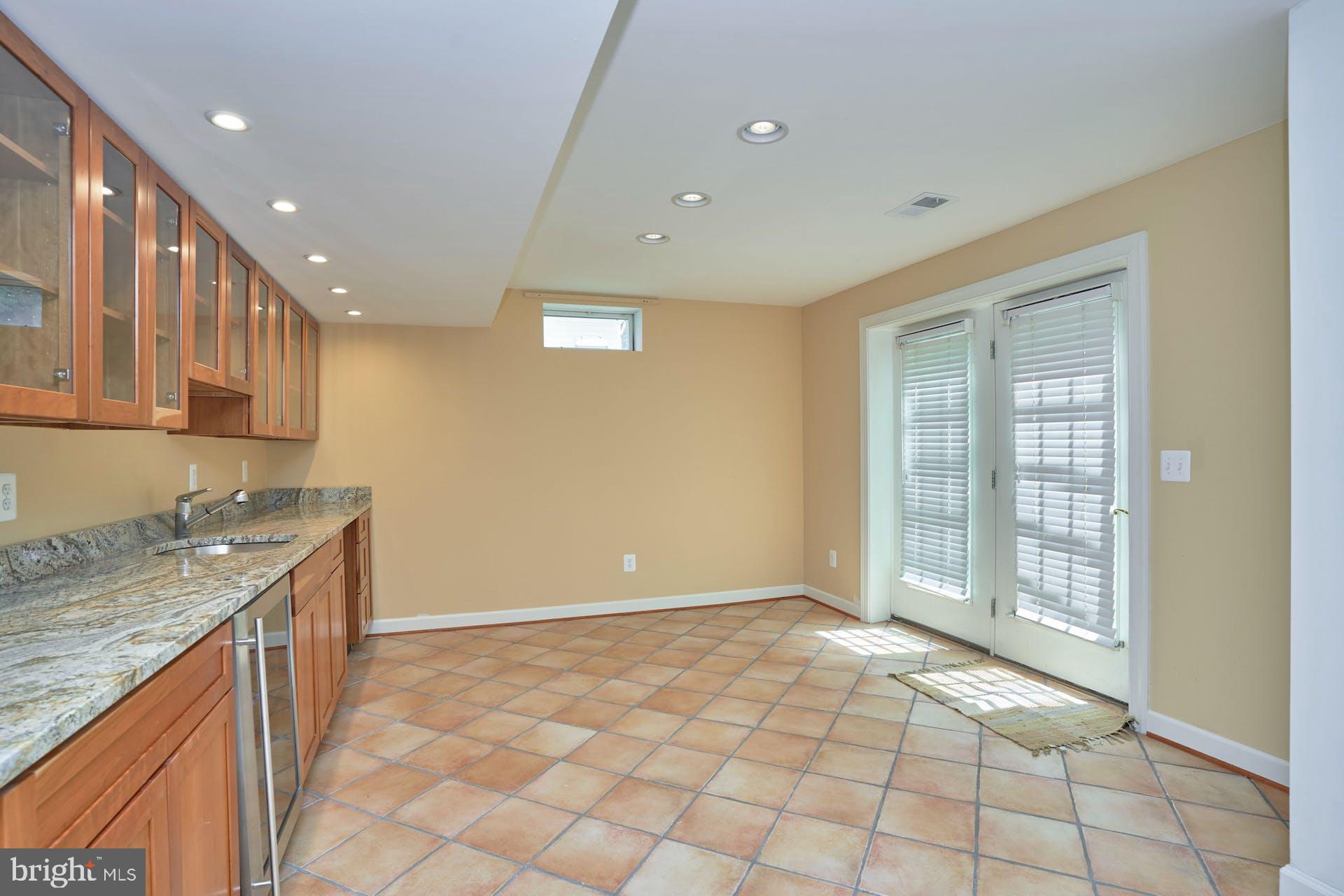 14241 Clubhouse Road Gainesville, VA 20155 - Photo 45 of 62 Convenient access to rear yard