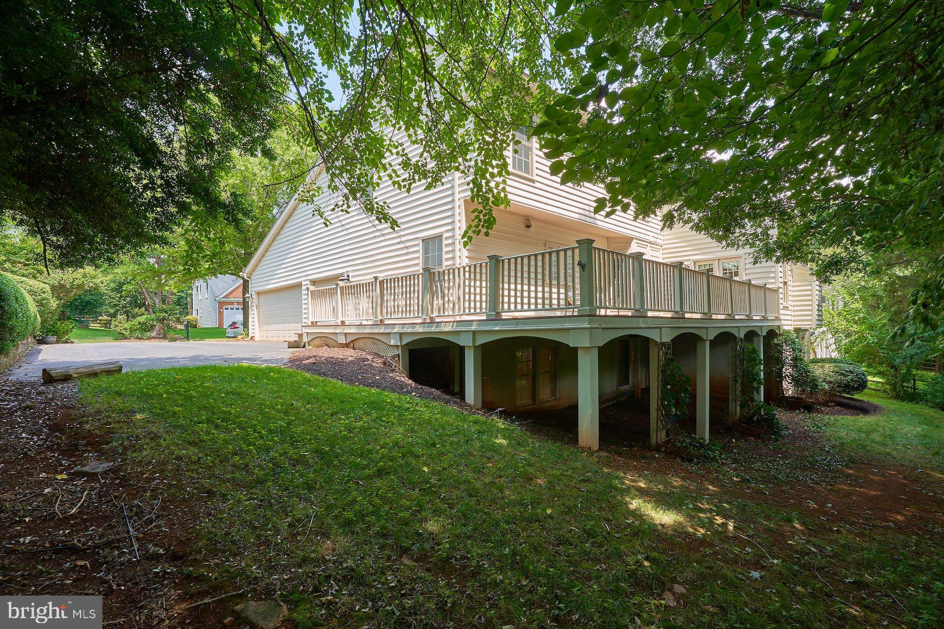14241 Clubhouse Road Gainesville, VA 20155 - Photo 52 of 62 Side view of house