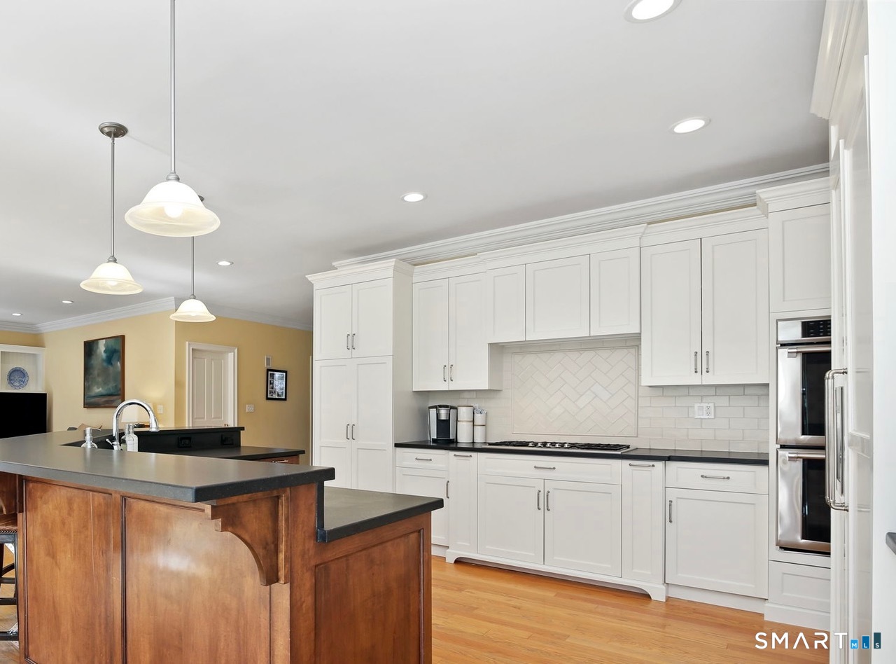 42 Topstone Road Redding, CT 06896 - Photo 11 of 40