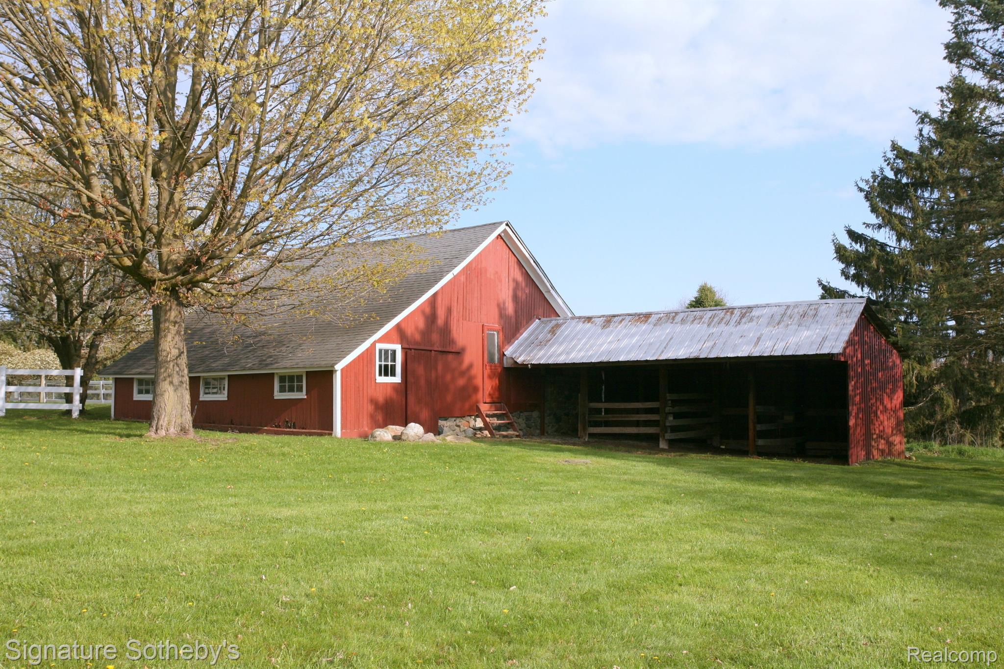 7350 Oakhill Road Clarkston, MI 48348 - Photo 4 of 72 Animal, Work, or Storage Barn
