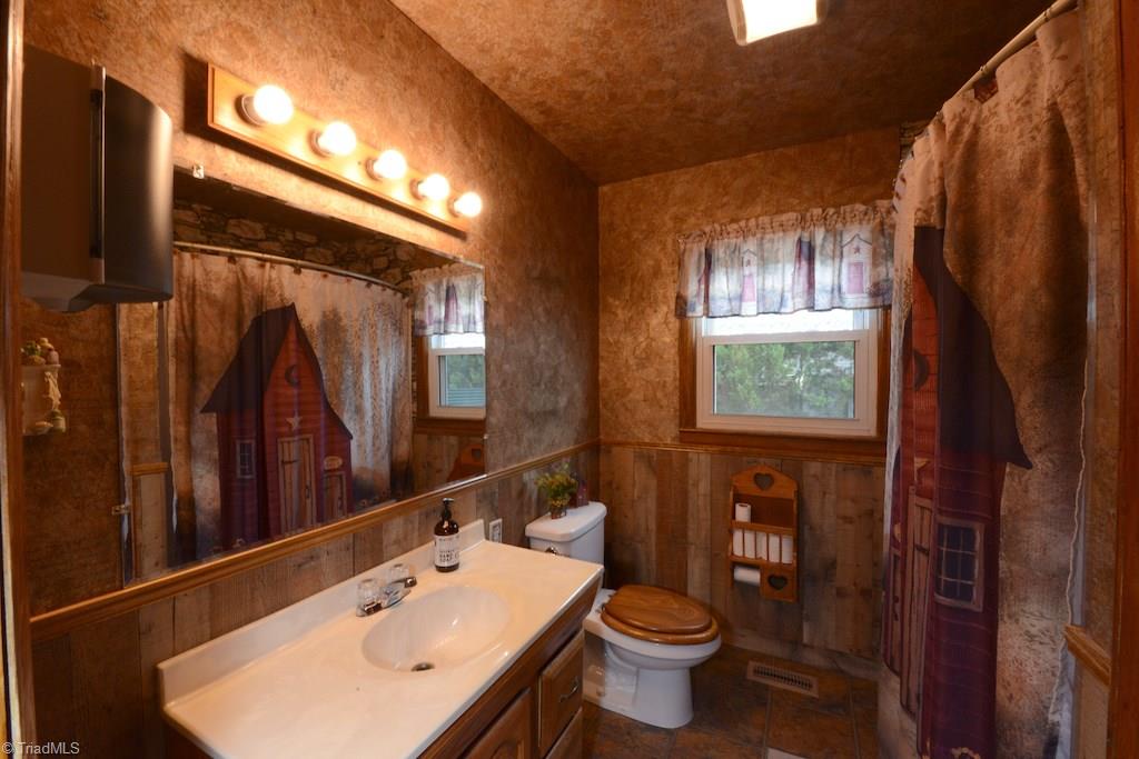 1818 Johnson Street High Point, NC 27262 - Photo 12 of 30 Gallery Image 12