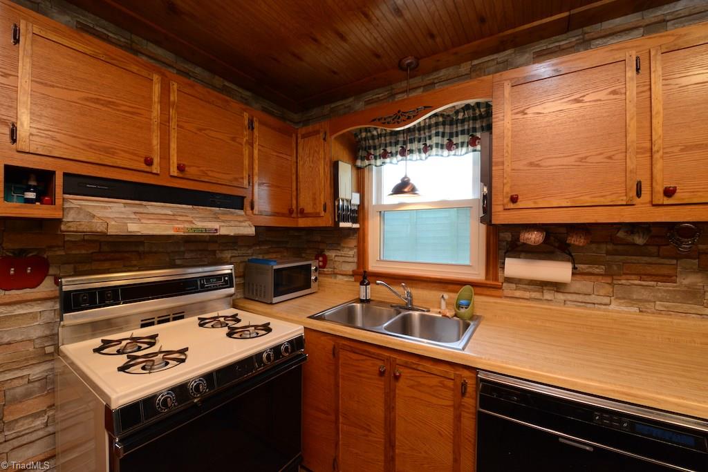 1818 Johnson Street High Point, NC 27262 - Photo 17 of 30 Gallery Image 17