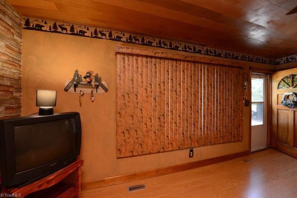 1818 Johnson Street High Point, NC 27262 - Photo 27 of 30 Gallery Image 27