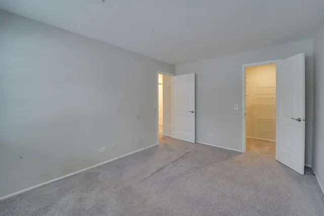 $2,000 | 160 Stirling Lane, Unit X1, Schaumburg, IL 60107