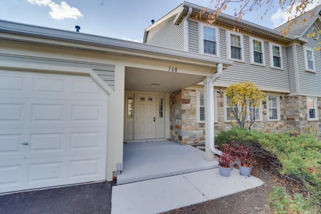 $2,000 | 160 Stirling Lane, Unit X1, Schaumburg, IL 60107