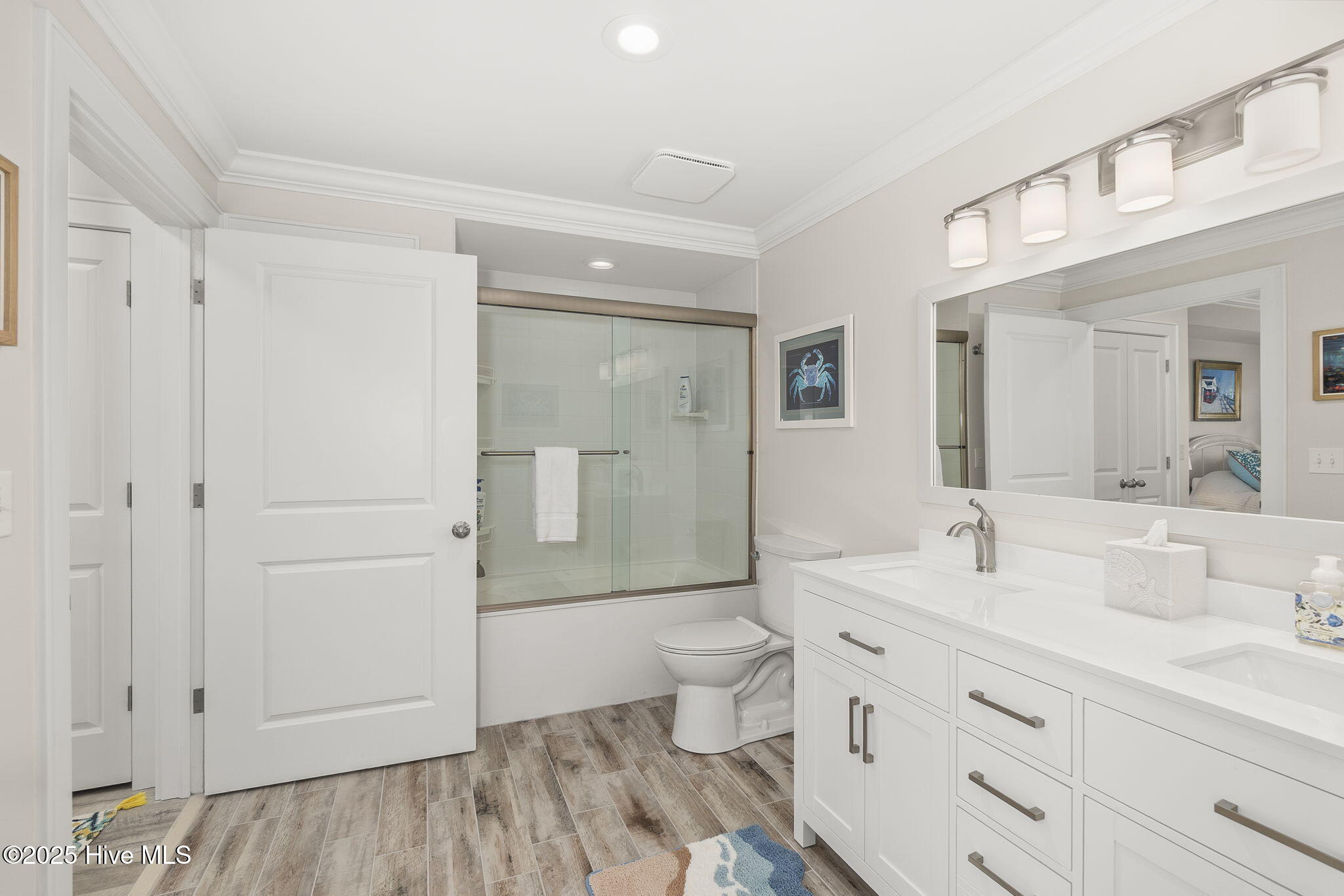 212 Old Causeway Road, Unit 107 & B13 SLIP Beaufort, NC 28516 - Photo 22 of 50 Guest Bathroom