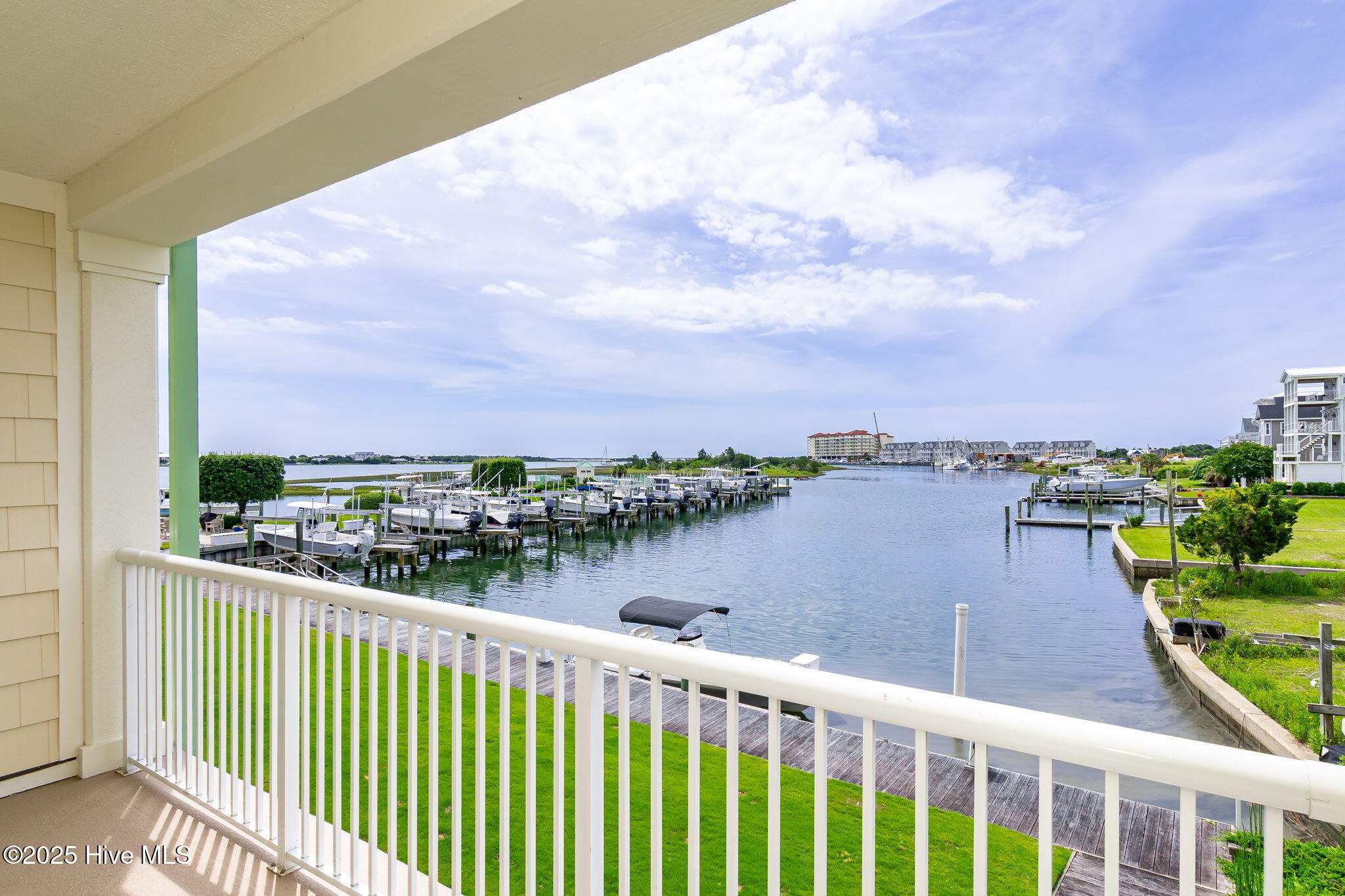 212 Old Causeway Road, Unit 107 & B13 SLIP Beaufort, NC 28516 - Photo 24 of 50 Covered balcony