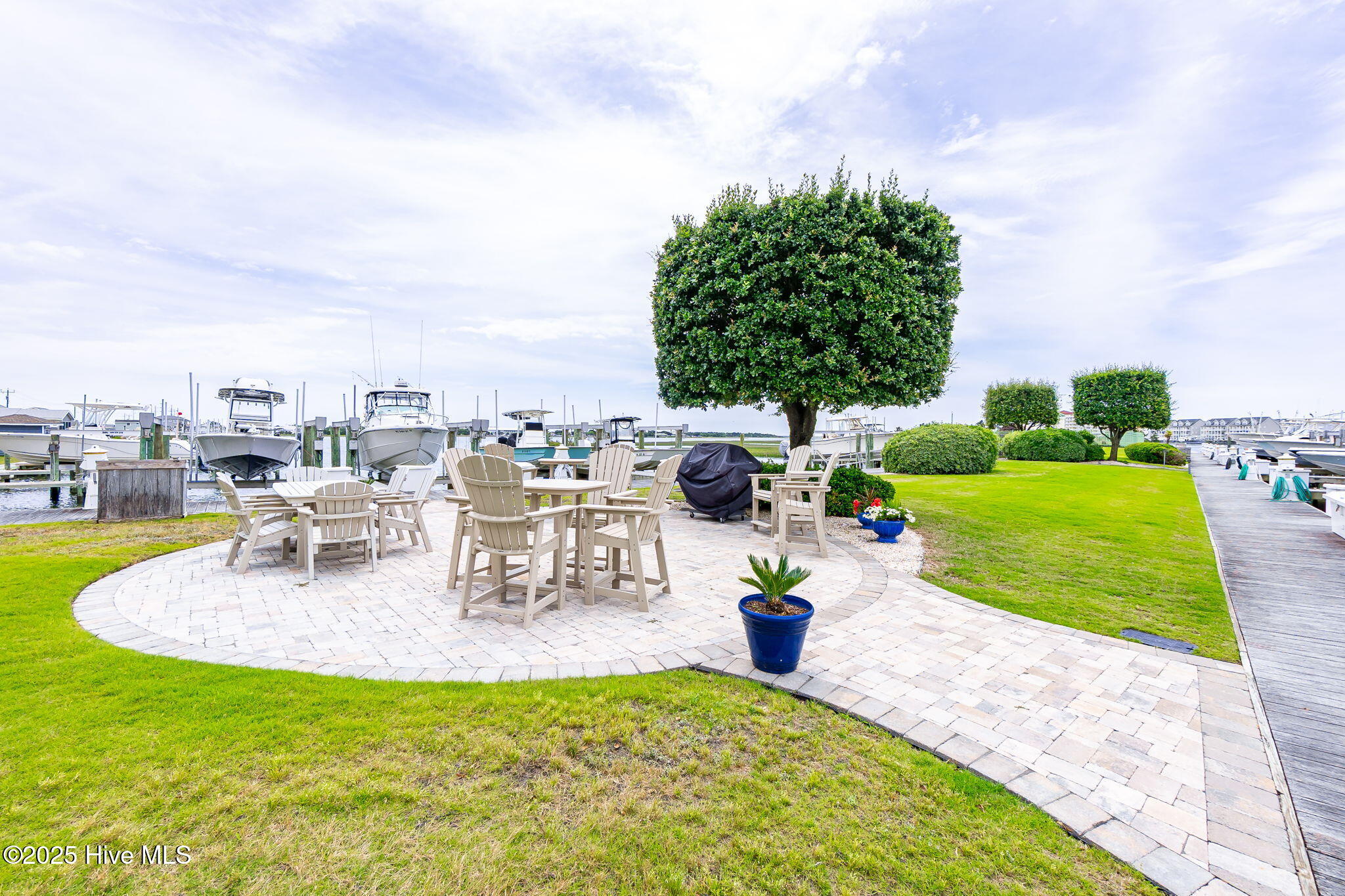 212 Old Causeway Road, Unit 107 & B13 SLIP Beaufort, NC 28516 - Photo 32 of 50 Grill