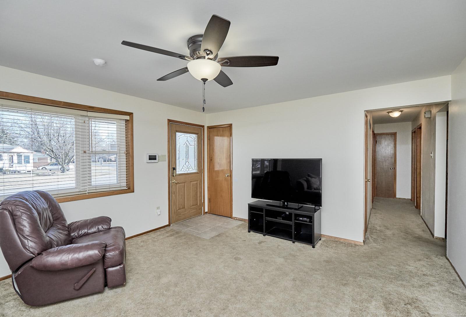 812 Teson Road Hazelwood, MO 63042 - Photo 3 of 40 Gallery Image 3