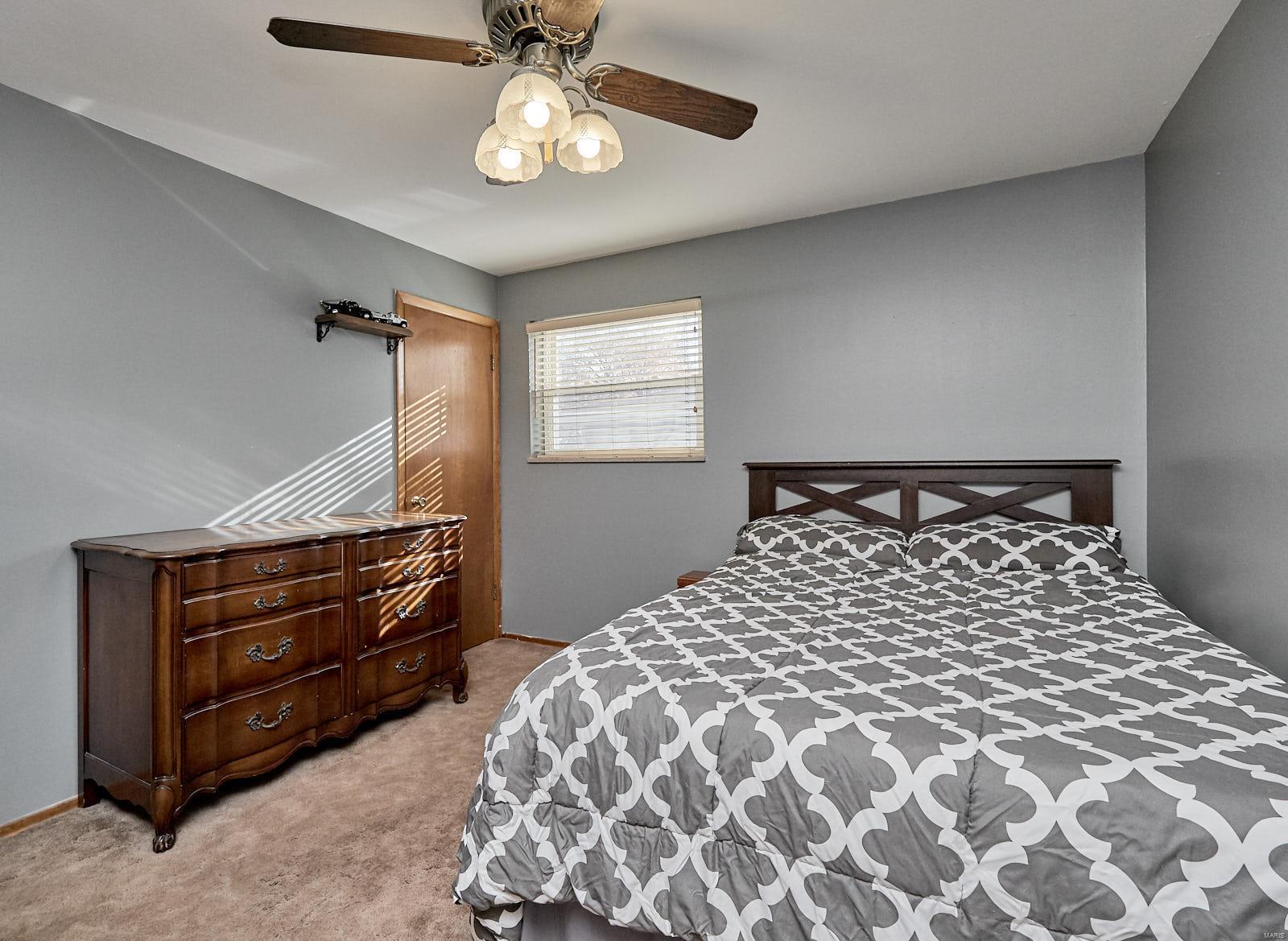 812 Teson Road Hazelwood, MO 63042 - Photo 4 of 40 Gallery Image 4