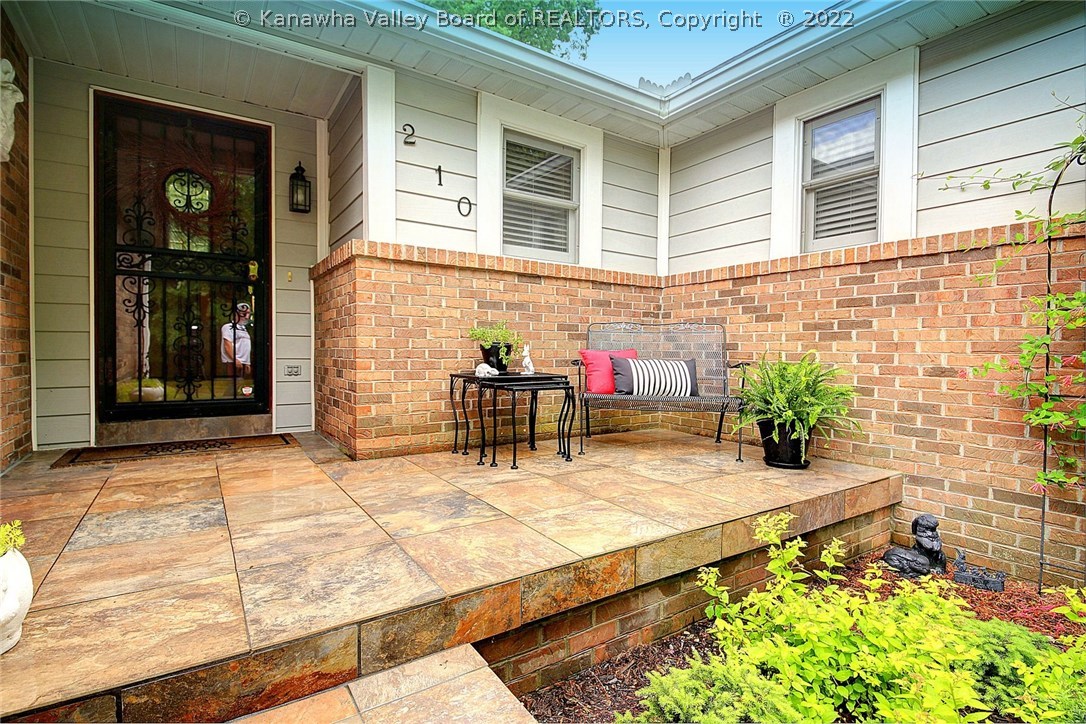 210 Flintlock Road Charleston, WV 25314 - Photo 2 of 30 Gallery Image 2