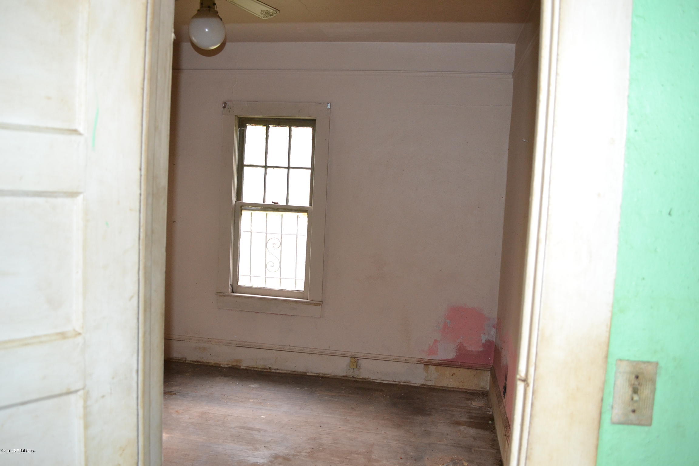 1927 Lentie Road Jacksonville, FL 32209 - Photo 5 of 15 DSC_0077