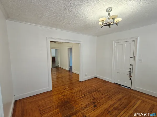 $1,595 | 98 Gilbert Avenue, Unit 2, New Haven, CT 06511