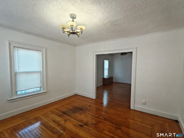 $1,595 | 98 Gilbert Avenue, Unit 2, New Haven, CT 06511