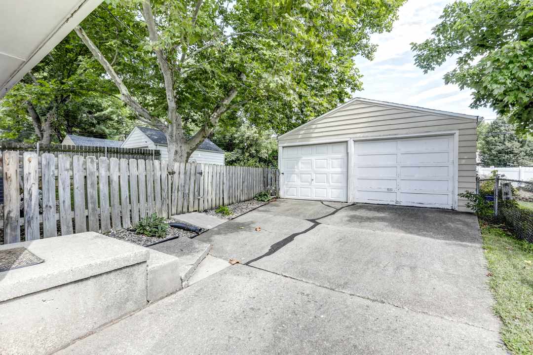 740 Osburn Avenue Springfield, IL 62702 - Photo 25 of 32 Gallery Image 25