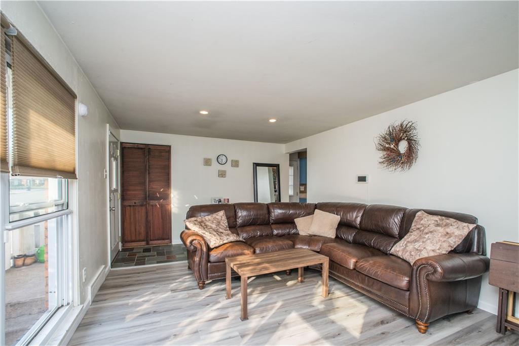 422 Livingston Road West Mifflin, PA 15122 - Photo 2 of 22 Gallery Image 2