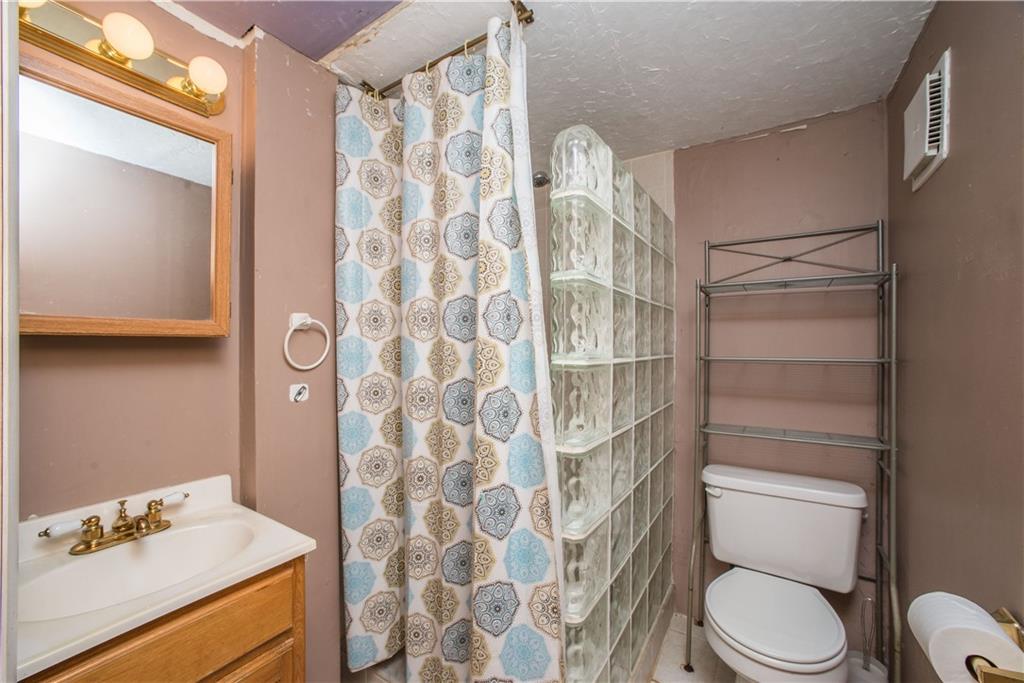 422 Livingston Road West Mifflin, PA 15122 - Photo 16 of 22 Gallery Image 16