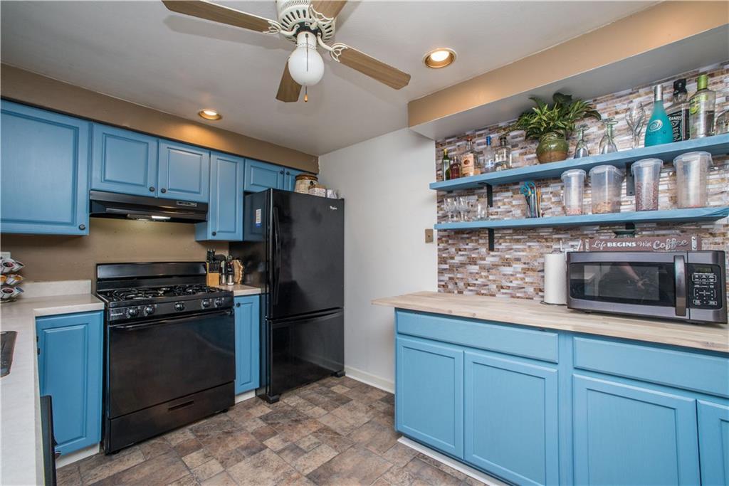 422 Livingston Road West Mifflin, PA 15122 - Photo 7 of 22 Gallery Image 7
