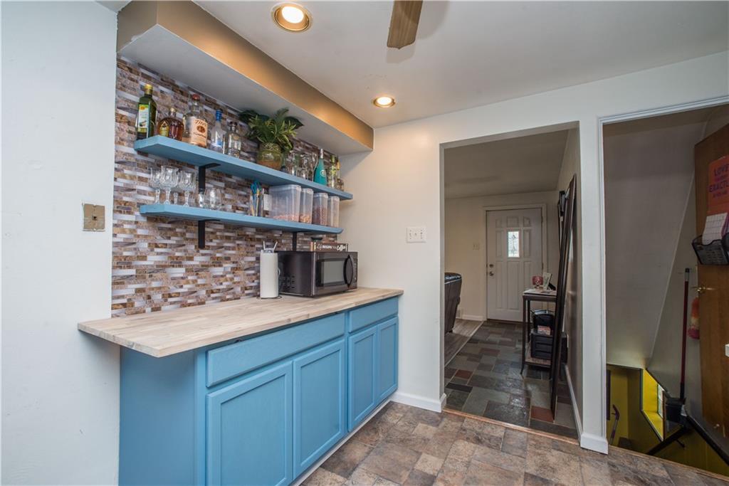 422 Livingston Road West Mifflin, PA 15122 - Photo 8 of 22 Gallery Image 8