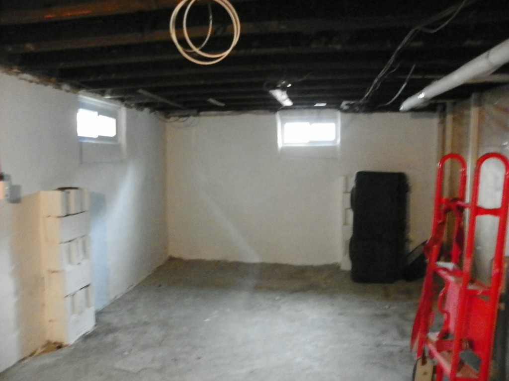40-42 Home Street Springfield, MA 01104 - Photo 11 of 32 Gallery Image 11